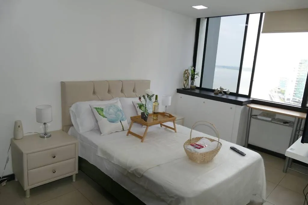 New Habitacion Vista Al Rio Bellini III Santa Ana 과야킬 아파트
